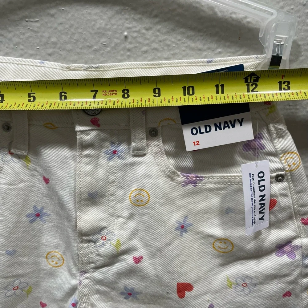Old Navy White Shorts Flower-Smile Face Print High Rise Adjustable Waist Size 12 - Picture 12 of 16
